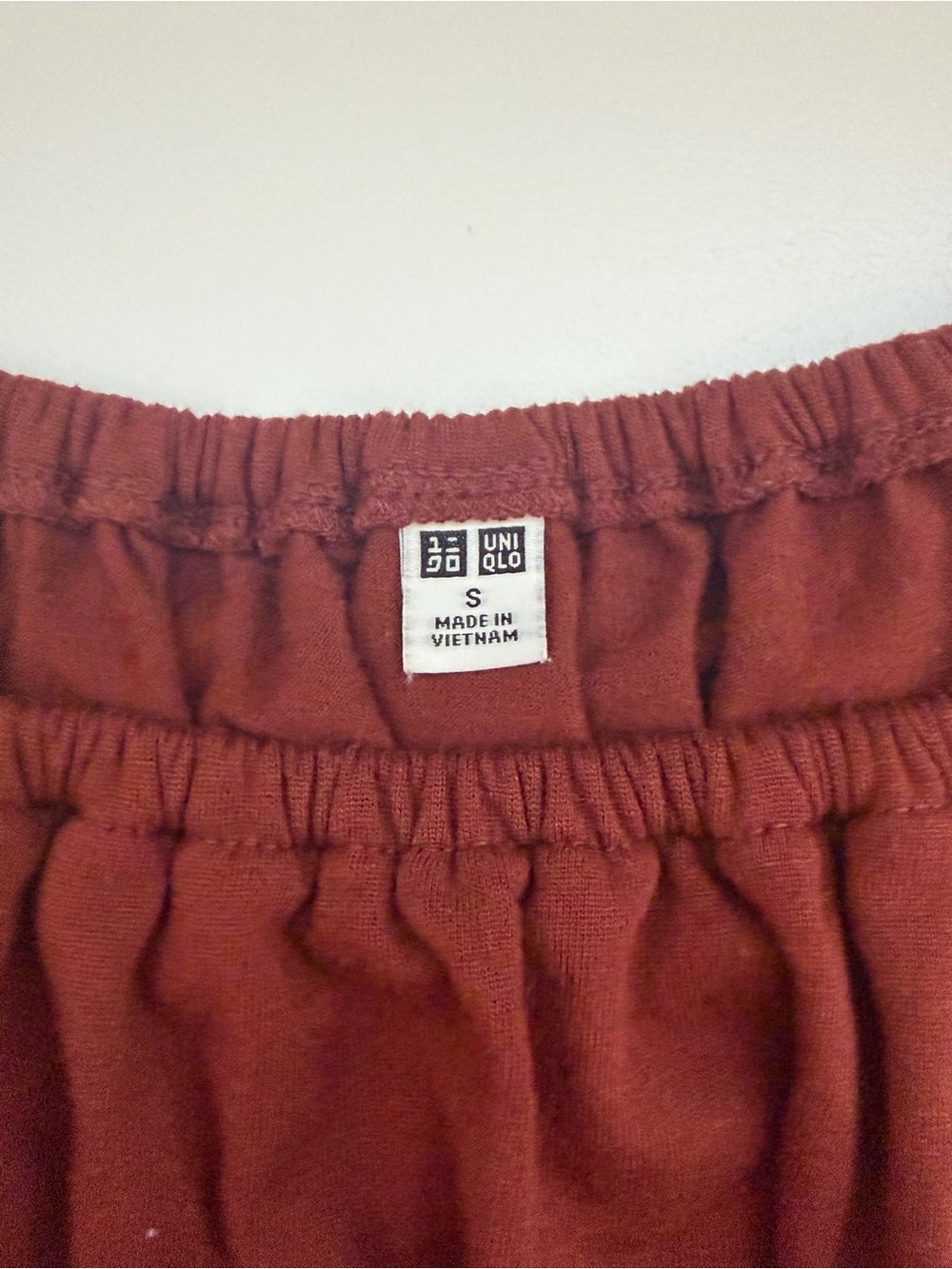 UNIQLO Off-Shoulder Ruffle Top - Picture 5 of 5